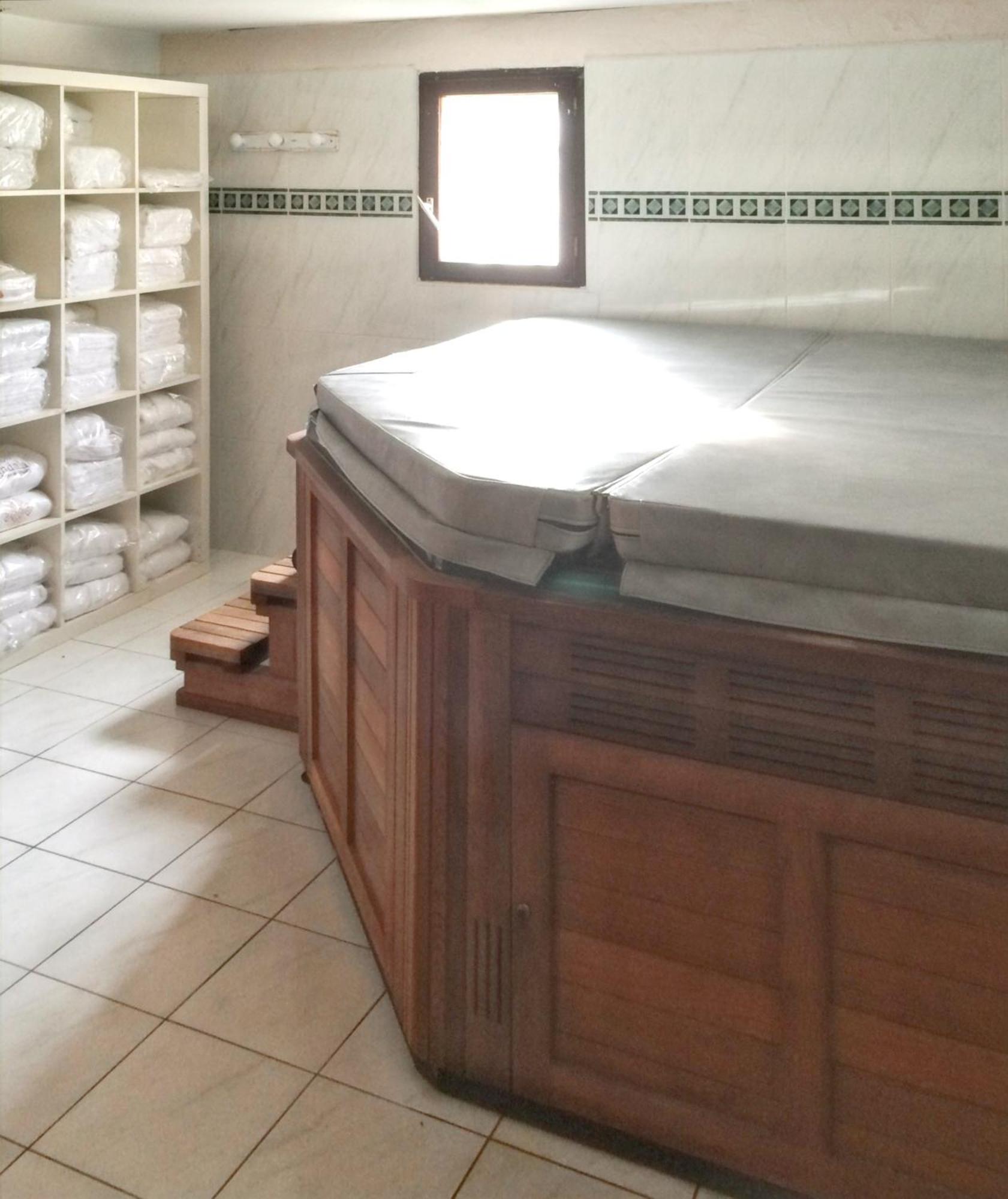 Villa de 4 chambres avec piscine privee jardin amenage et wifi a Saint Maximin la sainte Baume Extérieur photo