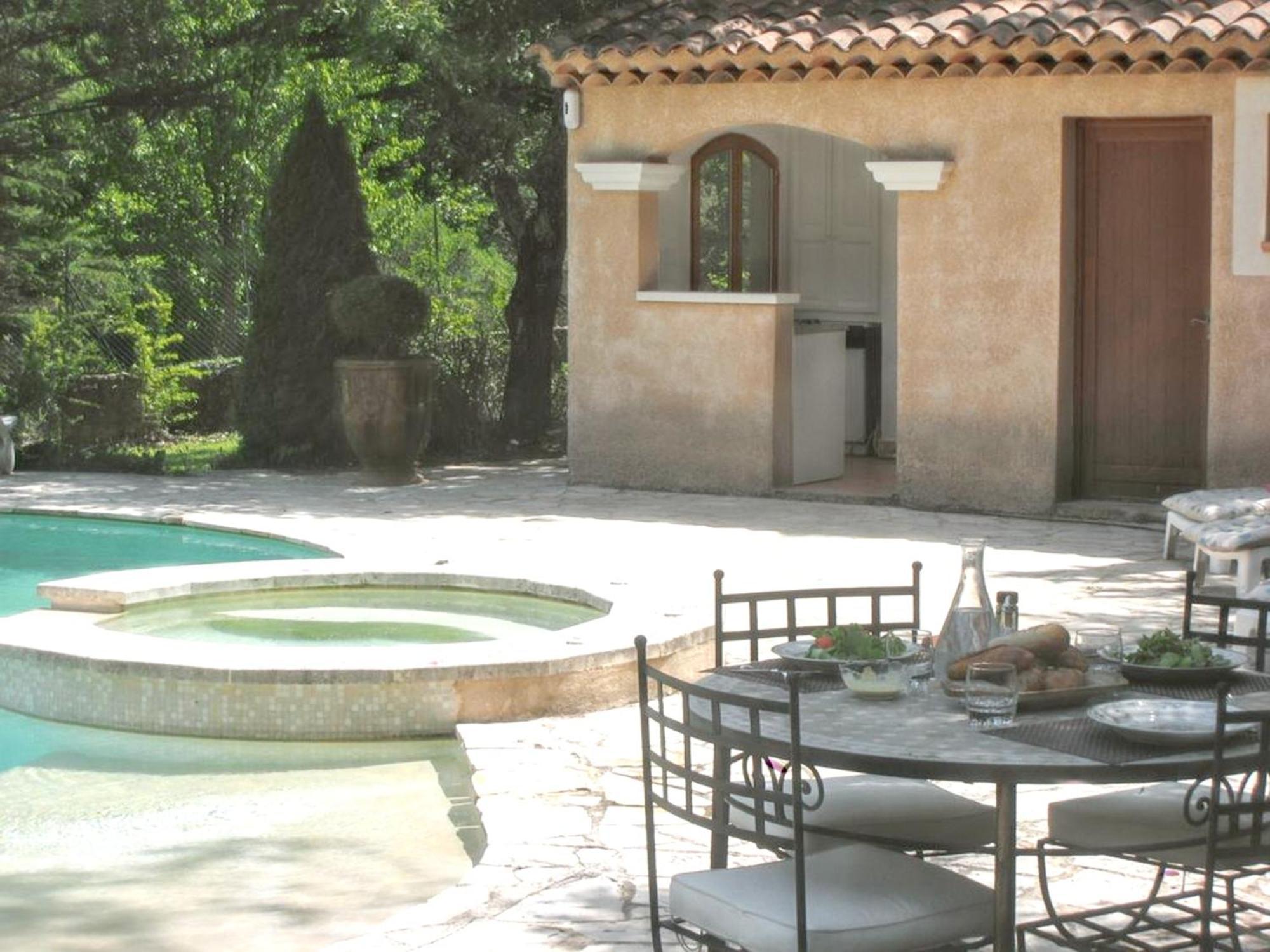 Villa de 4 chambres avec piscine privee jardin amenage et wifi a Saint Maximin la sainte Baume Extérieur photo