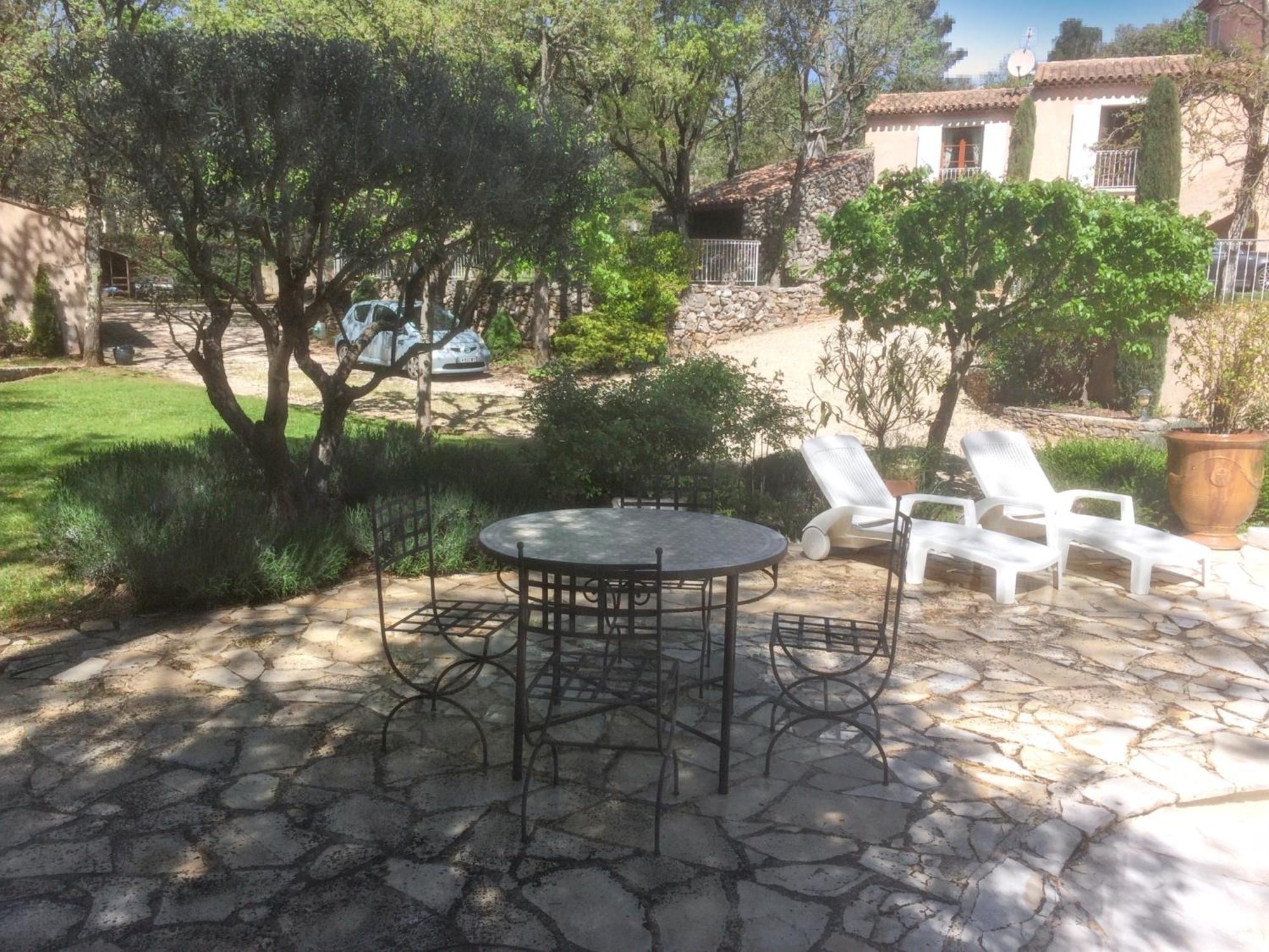 Villa de 4 chambres avec piscine privee jardin amenage et wifi a Saint Maximin la sainte Baume Extérieur photo