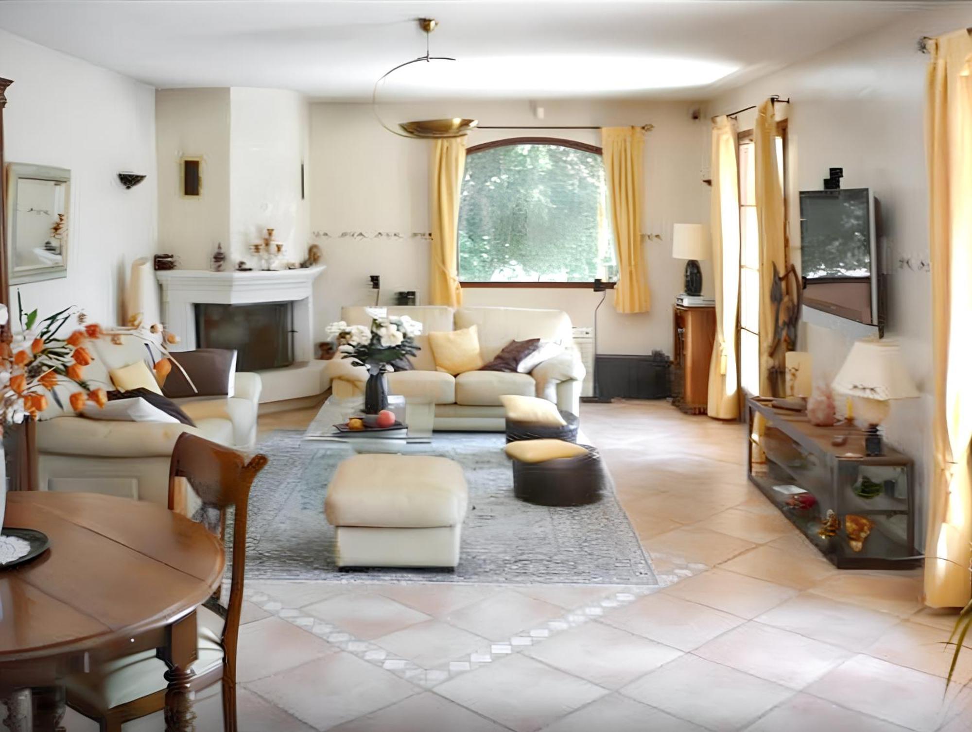 Villa de 4 chambres avec piscine privee jardin amenage et wifi a Saint Maximin la sainte Baume Extérieur photo