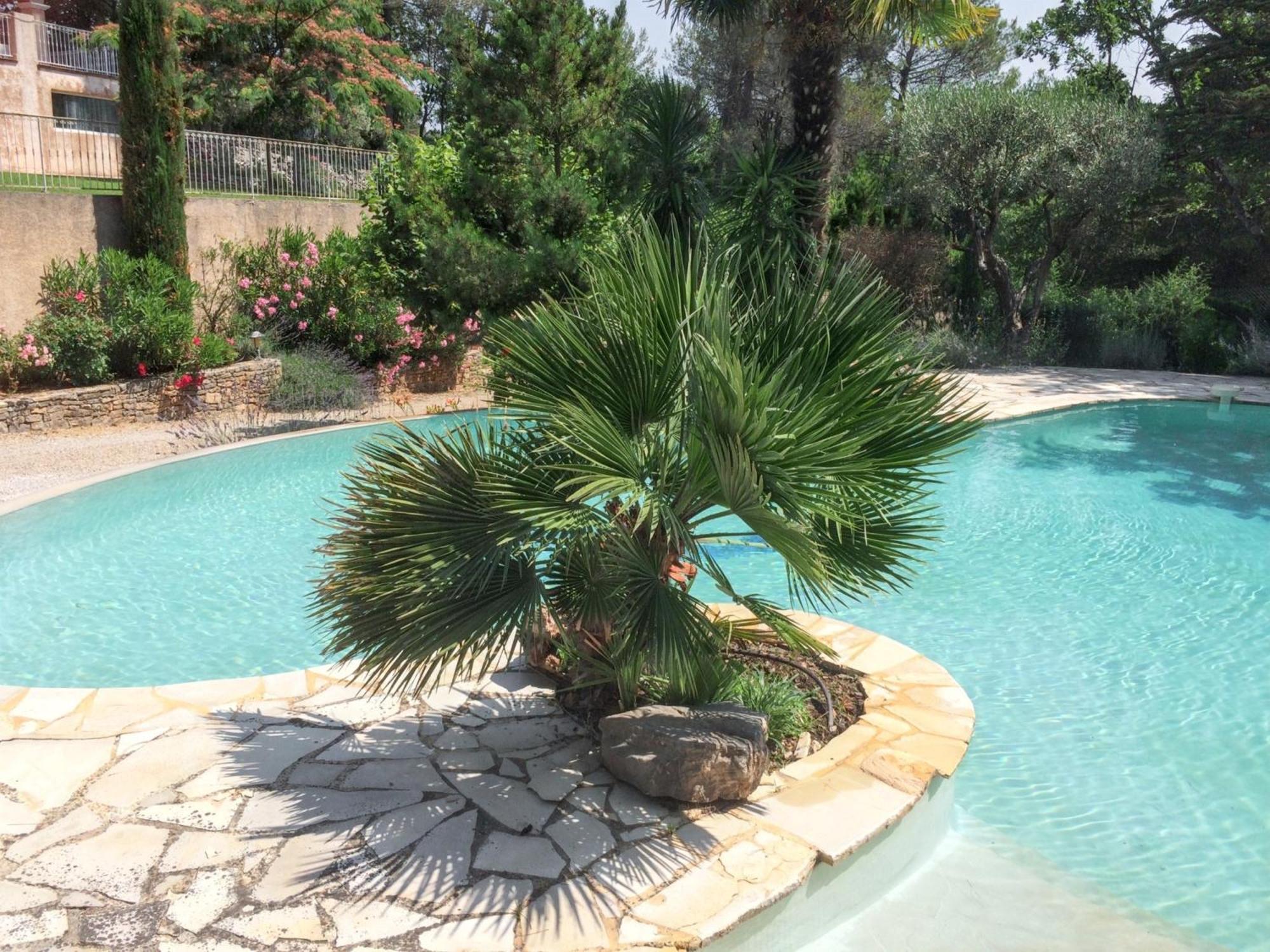 Villa de 4 chambres avec piscine privee jardin amenage et wifi a Saint Maximin la sainte Baume Extérieur photo