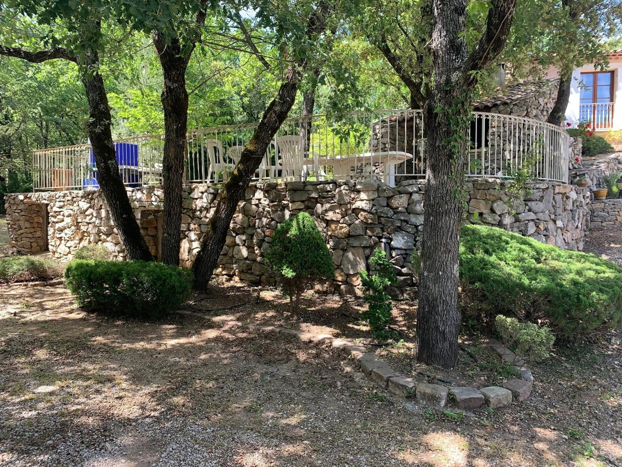 Villa de 4 chambres avec piscine privee jardin amenage et wifi a Saint Maximin la sainte Baume Extérieur photo
