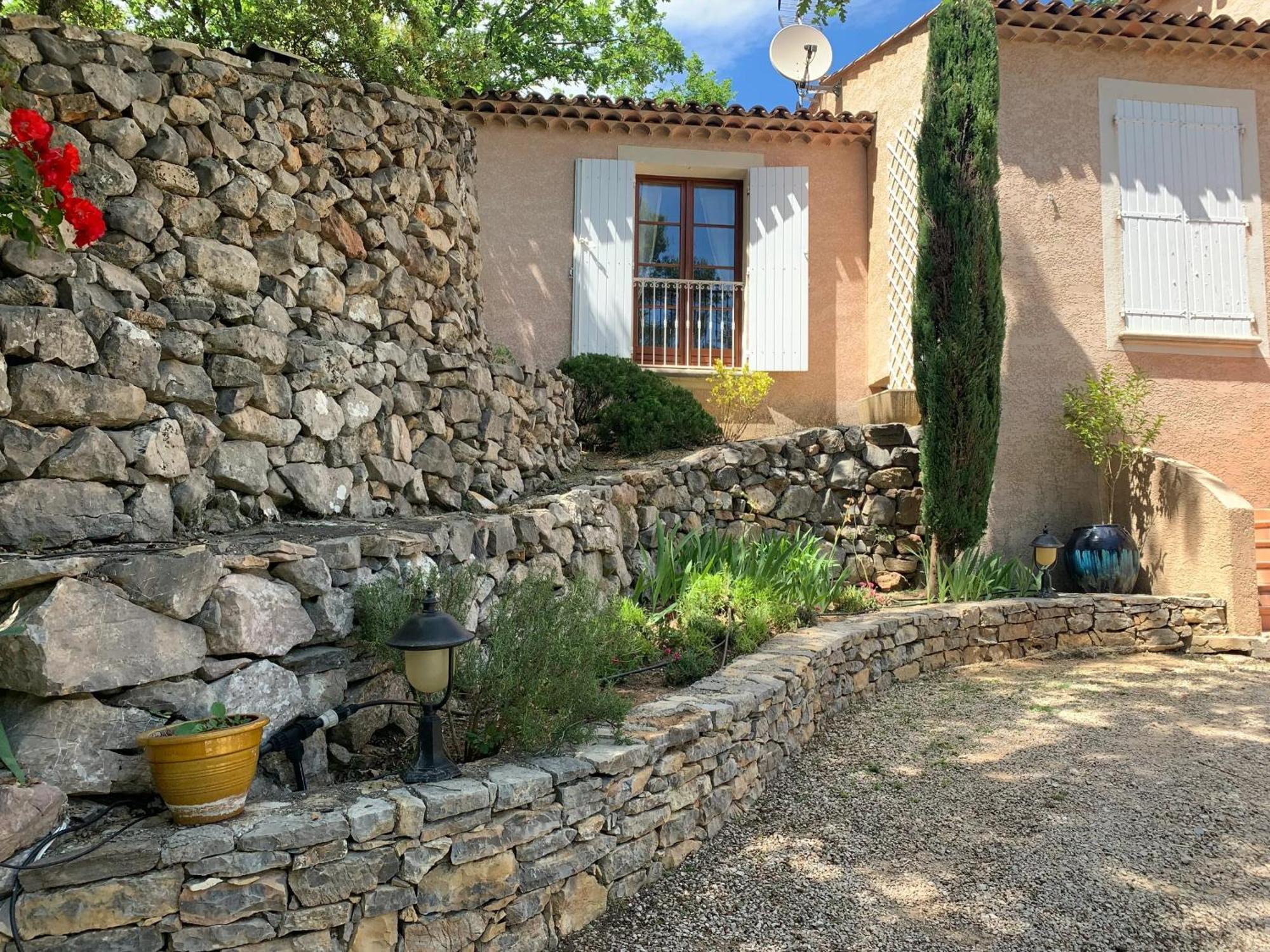Villa de 4 chambres avec piscine privee jardin amenage et wifi a Saint Maximin la sainte Baume Extérieur photo